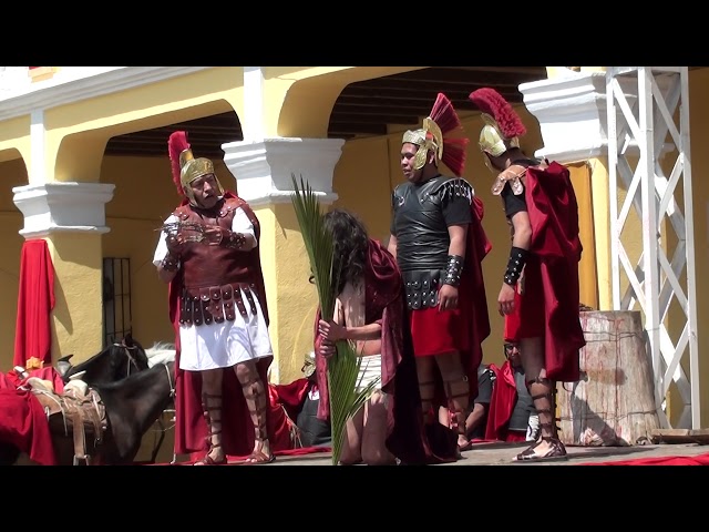 Vídeo relacionado con Semana Santa Crucifijo Jesucristo, catolicismo presente Sudadera con Capucha