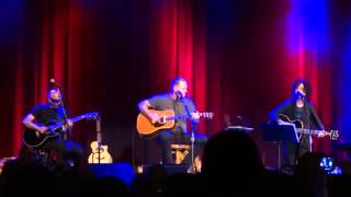 Download lagu Billie Joe Armstrong & James Hetfield - live acoustic - Boulevard of Broken Dreams mp3