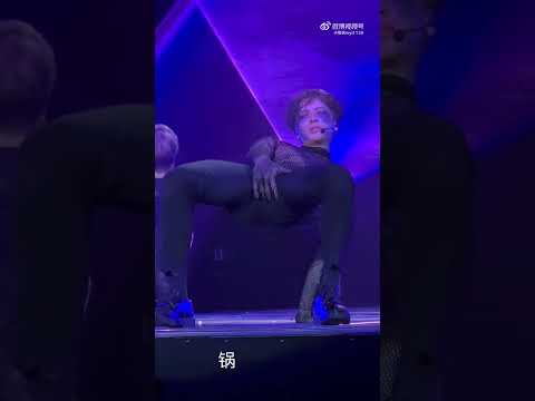 "THE MOMENT" Performance is so sexy | Jackson Wang MAGICMAN World Tour Singapore #jacksonwang