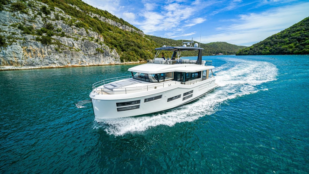 New 2027 Beneteau Grand Trawler 62 for Sale | Vancouver, BC | M&P Yacht Centre | 68e42e7ece8a6771950216fd