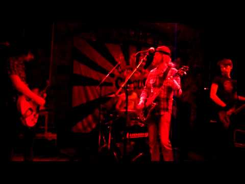 Dexter Jones Circus Orchestra - Pull My Strings live at Plein 79