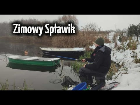 Fishing in Winter Scenery! The bat is the best solution in such conditions...