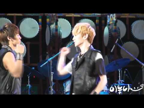 110804  SHINee Jonghyun & Key - Hello @ World Percussion Festival