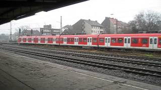 preview picture of video 'Herne Bahnhof - Züge beim Warten auf den RE 3 nach Düsseldorf'