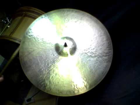 22 HP Kontroversial Ride, 1961g - Handcrafted cymbals by Craig lauritsen.MOV
