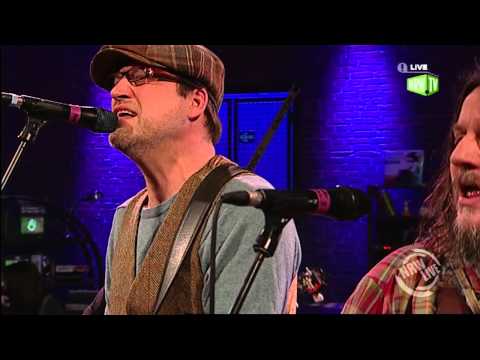 Hayseed Dixie perfomen "Don't Stop Believin" bei NRW Live (Teil2)