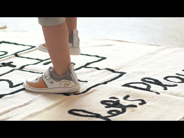 Vídeo relacionado con Marvel Avengers - Zapatillas para hombre, diseño de cómic, Negro, 41/42 EU