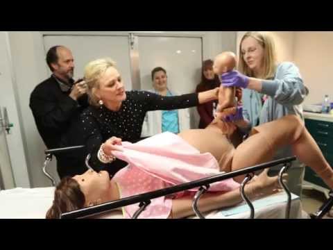 This $75,000 mannequin gives birth