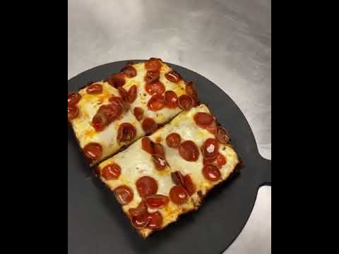 Brooklyn-Style pies Detroit Sicilian Pizza 🍕🍕#short from 📍 goodpielv