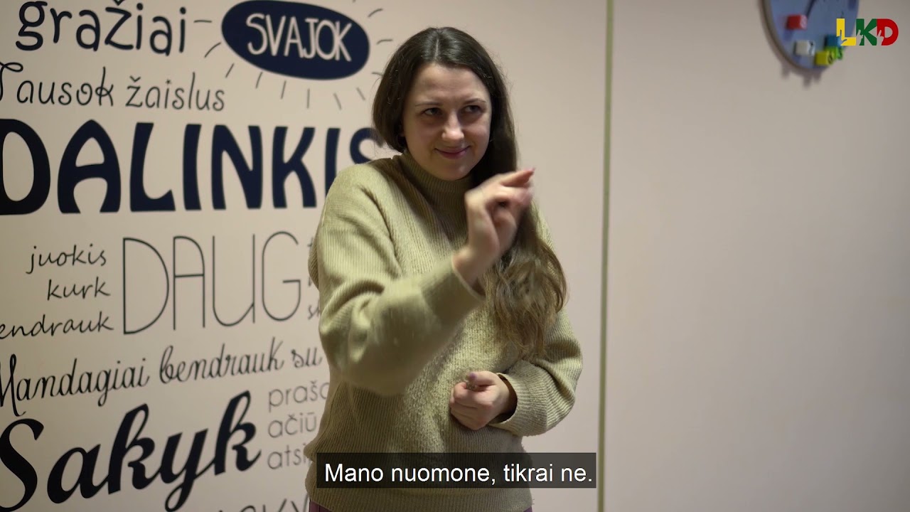 Kurčiųjų ir girdinčiųjų kultūrų skirtumai: atsako KKNUC pedagogai