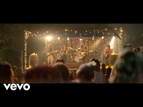 The Runarounds - Beautiful Stranger (Live Performance Video)