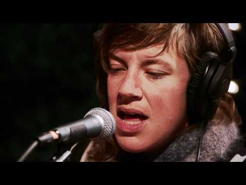 tUnE-yArDs - Bizness (Live on KEXP)