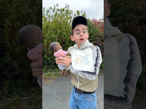 QUAND TU JOUES AVES LES ENFANTS🍼🤣#humour #shorts