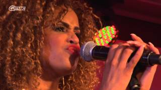 Sharon Doorson - 'Louder' (live in het Q-hotel 2014)