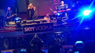 leave your room behind CAMOUFLAGE