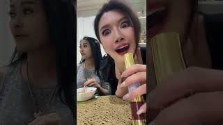 Download lagu Iis Dahlia Teased by Asti Ananta #indonesianartist #iisdahlia #astiananta #celebritygossip #indon... mp3