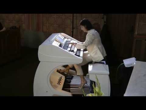 Claudia Hirschfeld - Highland Cathedral