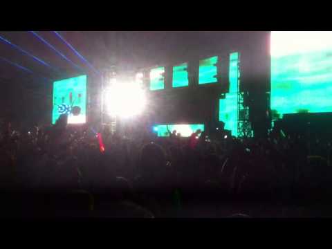 Porter Robinson - Show Me Love Remix (Live from EDC Orlando 2012)