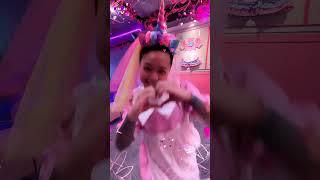 Aiza Seguerra ang cute sa pambabaeng damit
