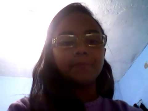 Bia cantando "A sonhos pra quem quiser" Simony