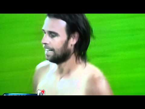 Primer gol de Cavenaghi a Deportivo Merlo