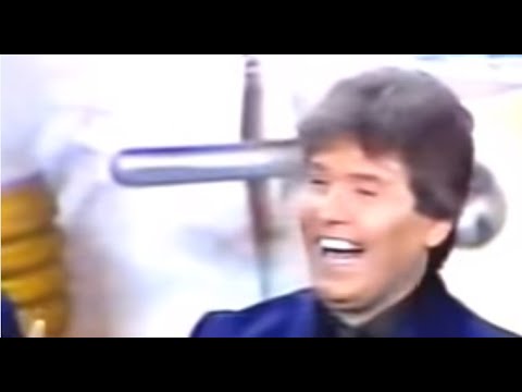 Raphael con la bombilla / Рафаэль и лампочки. 1987 viva-raphael.com