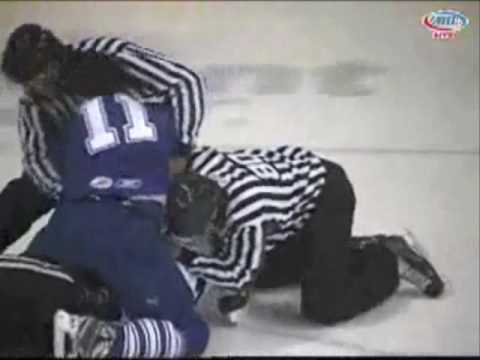 Kris Newbury vs Jake Dowell