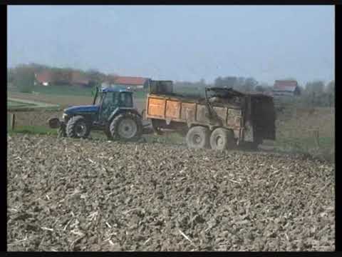 Luyssen: Stalmest laden en spreiden.