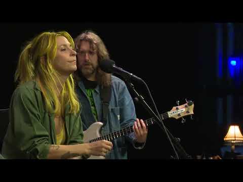 Lindsay Lou - Love Calls (LIVE on Mountain Stage)