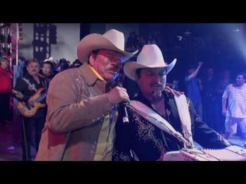 Los Invasores de Nuevo León 'El Reencuentro' Vol 1 en Vivo - Aguanta Corazón ( Video Oficial )