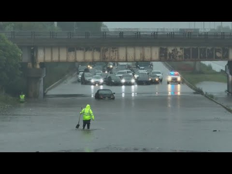 Chicago River flooding concerns, flash flooding closes expressways