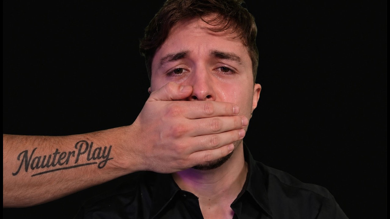 HE SILENCIADO A DALAS REVIEW