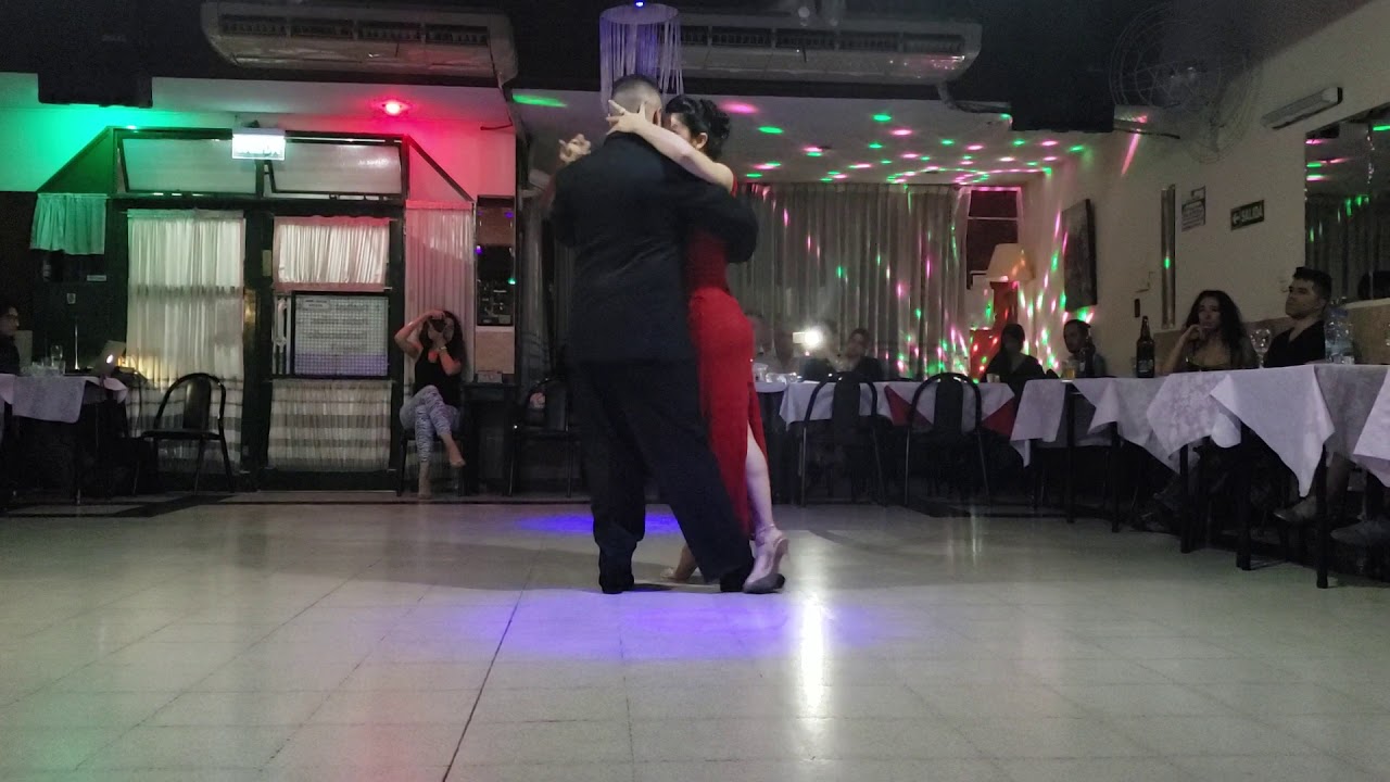 ERIKA URRUTIA & MARIO SERGIO JUNIOR