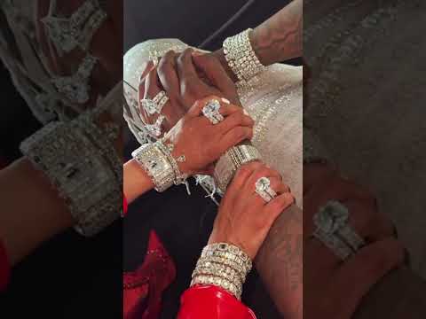 Gucci mane and his wife shows off there diamonds