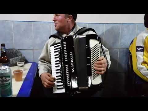 Florin Bolboros cu Scandalli Polifonico 96T ( Nu era apărută Corona Virus)