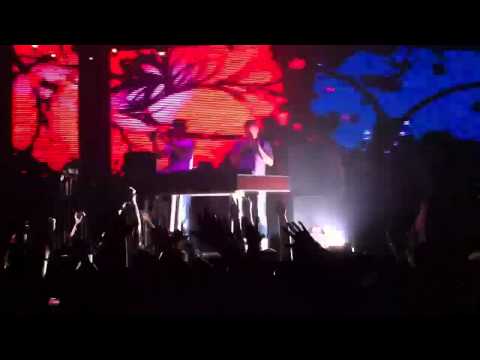 Cosmic Gate live - Not Enough Time feat Emma Hewitt Music Box 7/3/11