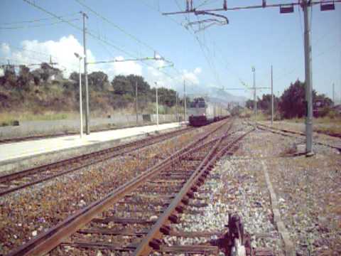 Il saluto della E652 067