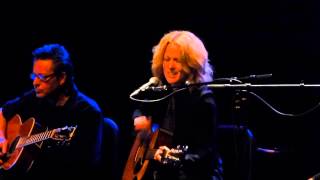 Allison Moorer - Mama Let the Wolf In