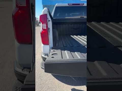 2026 Chevrolet Silverado 1500 Crew Cab Short Box 4-Wheel Drive Custom Trail Boss in White for sale at Tom Smith Chevrolet Buick GMC Ltd. in Midland, ON