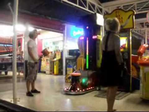 De man met de hamer ..