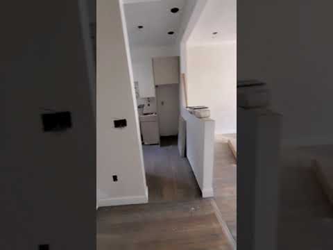 100 Queensberry St #9