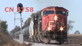 preview picture of video 'CN 5758 East, an SD75I Approaching Genoa, Illinois on 10-13-2013'