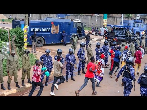 Police Attempts to Block Bobi Wine and Fails as He Enters Mbale Rally