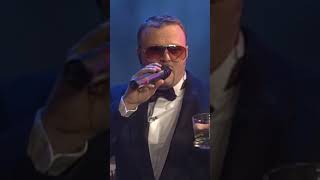 Raab singt Sinatras &quot;The Lady Is a Tramp&quot; | TV total Classics #shorts