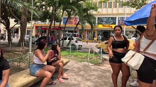 🇨🇴 Inside the famous street market of Barranquilla - Colombia