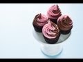 Frosting A Cupcake With Two Colors How To Make Swirled Cupcakes