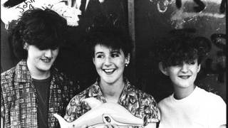 Marine Girls "Leave Me With The Boy"