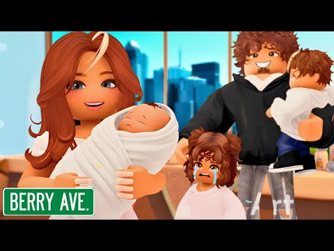 My Mom Replaced Me With a New Baby… 💔 | Roblox Berry Avenue Roleplay