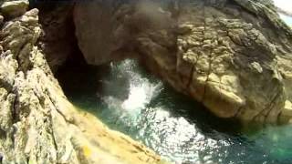 preview picture of video 'Saut de falaises en Bretagne GOPRO HD'