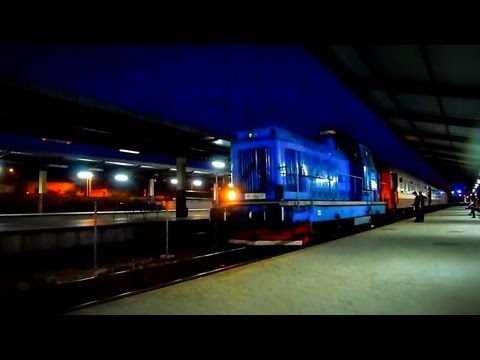 LDH 83 0400-8 with nice engineer performing shunting acivity in Oradea station (19 07 2013)